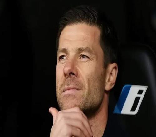 阿隆索下课并不意外，不仅与维尼修斯关系紧张，姆巴佩也不喜欢他