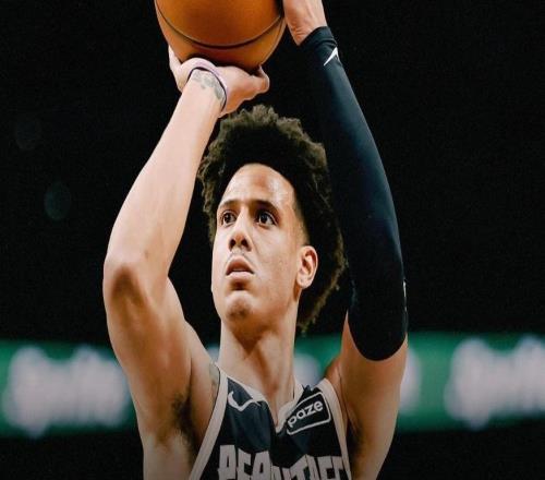 鹰王33+10+7沃克4记三分，马克西半场6分，老鹰横扫76人豪取6连胜