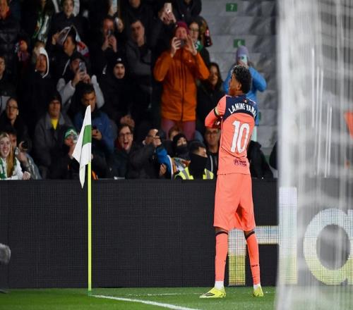 31！拉什福德连场破门，亚马尔单刀赴会，巴萨13连胜杀人诛心