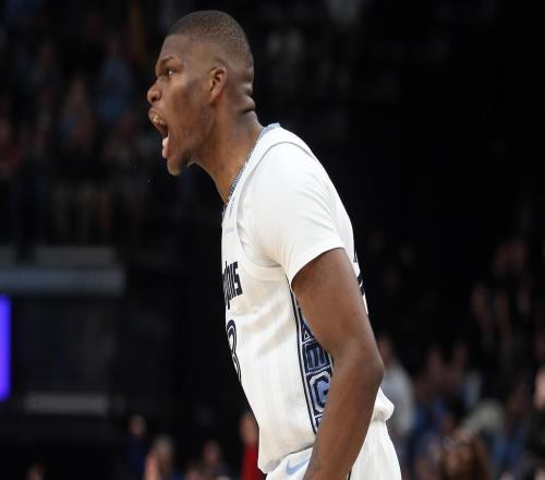 攻防两端都有强势输出，灰熊侧翼新秀的成熟度确实相当惊人