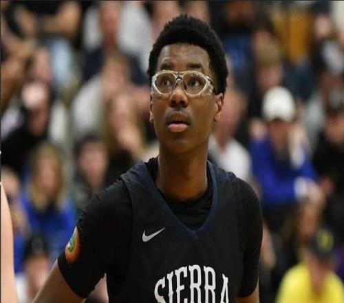 老詹表示不会等二儿子进NBA这预示着新赛季就是他的最后一季