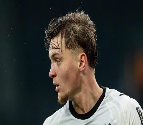 官方：诺丁汉森林签下门兴后卫卢卡内茨，签约至2030年