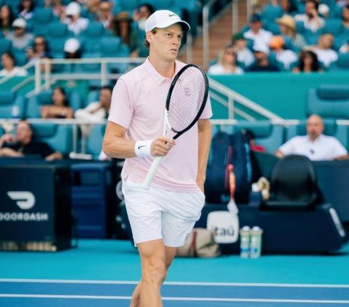 辛纳坦然接受机器人标签，谈夺回世界第一目标直言会专注于过程