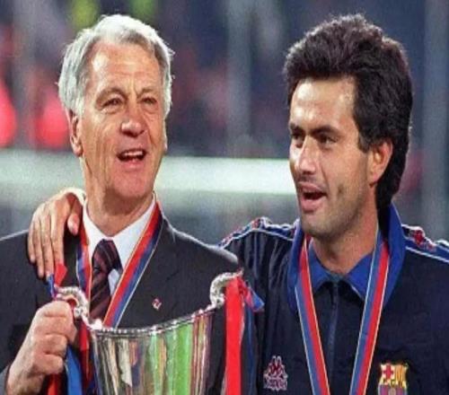 前巴萨球员：罗布森和穆里尼奥为我们带来了不同的比赛风格