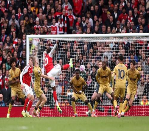 攻防俱佳，阿森纳10月份至今五场全胜且一球未丢