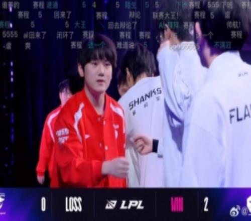 媒体人：中下给爆了小奶油阿卡丽AL根本管不了哥哥带辅助真的强
