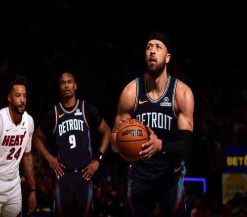 热火险胜东部第一：鲍威尔36+7三分坎宁安31+8+11杜伦伤退