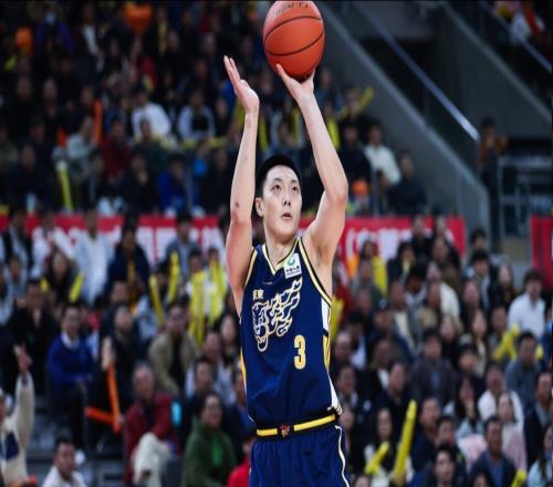 拿600万，球队狂胜30分队长7中1，球迷：给陈家政打替补吧