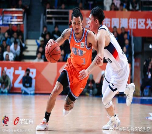 CBA：邱彪停赛，凯撒反戈！山东加时10599福建，4连胜挺进前12