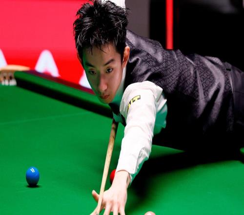吴宜泽成为首位00后斯诺克世锦赛冠军