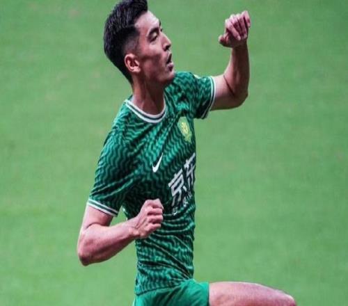 成都蓉城官宣！王子铭自由身加盟，国安8年轰36球夺2冠