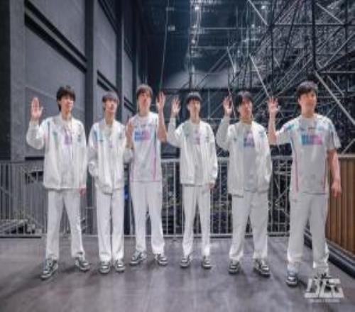 BLG成功锁定2025LPL第三赛段登峰组前三名将确保自己能在季后赛首轮挑选对手