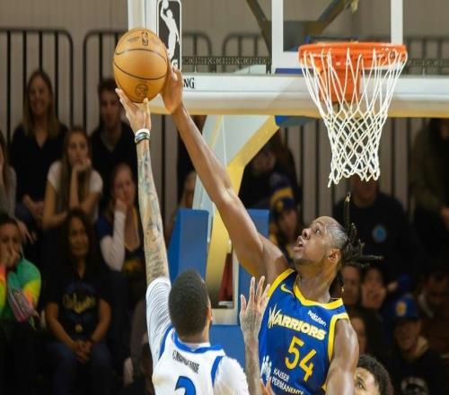 豪取17+17+6，勇士二队内线新援在场上的存在感真是太高了