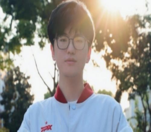 另一家是谁爆料人：两家俱乐部有意jiejie杰杰拒绝了其中一家