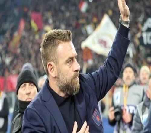 “你永远不会成为我们的敌人”，罗马球迷横幅致敬客队主帅德罗西