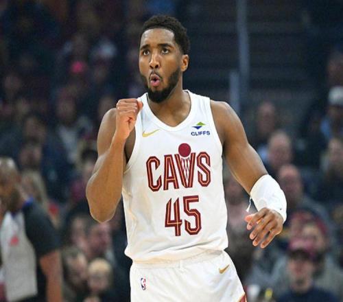 米切尔轰34+10+7+2无缘今日最佳！对不起！尚帕尼创造了58年纪录