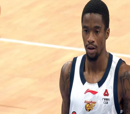 44分钟爆砍37+10+5+4！广东“新后卫”打成大腿，或被杜锋重用
