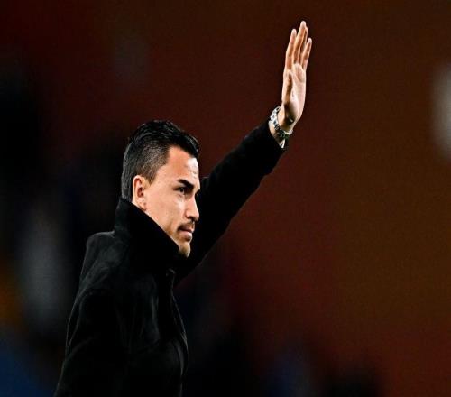 我还没上车呢，克雷莫内塞门将奥代罗被球队忘在了客场