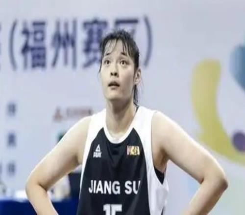两战净胜135分！两米高塔稳定发挥又冒尖26岁AMVP也难入女篮一队