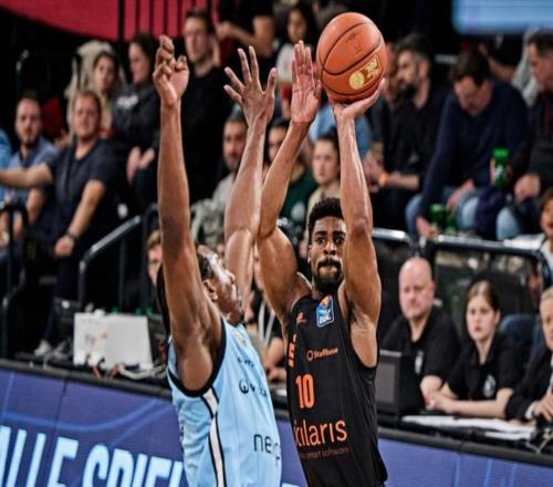 正式确认！首钢第5名外援抵达北京，此外，还签约了第6名外援