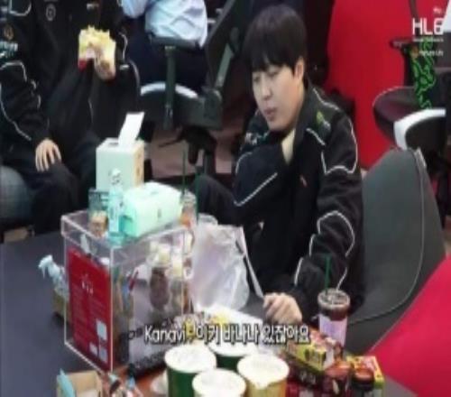 对隔夜食物格外敏锐Kanavi质疑香蕉隔夜引网友热议：这辈子不会再吃剩饭