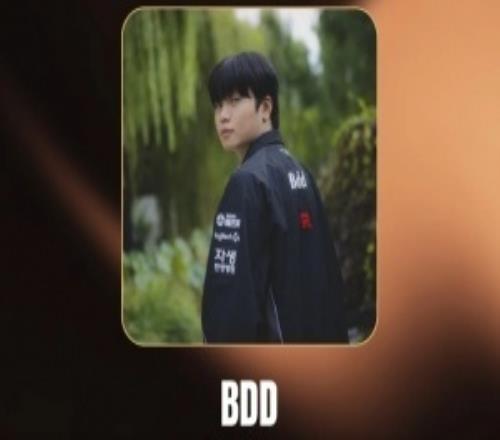 LeagueAwards：KT中单Bdd选手荣获国外联盟颁奖典礼LCK年度最佳选手奖