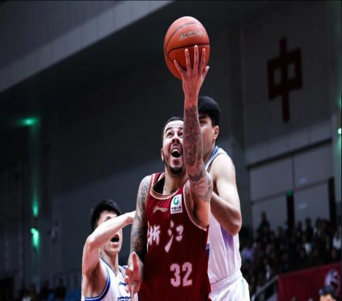 拿600万，全场0分连出手都没欲望，球迷：这是混工龄等养老保险了