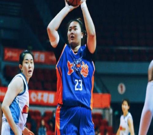 场均23分钟16+6！2.01米女鲨鱼终遇伯乐减重20斤可入女篮一队