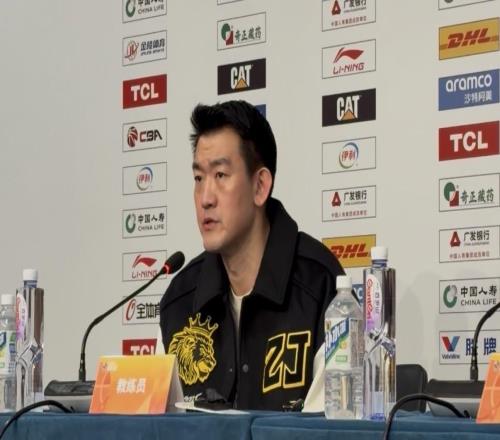 王博：上半场防守策略执行不好我们有限制首钢外线的能力