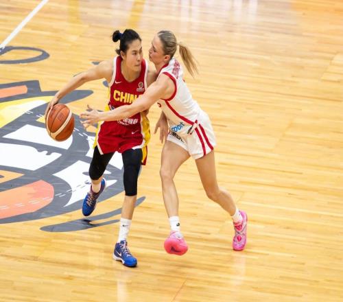 辜负宫鲁鸣！15分钟3分3失误，大空位不进，她怎么入选的国家队