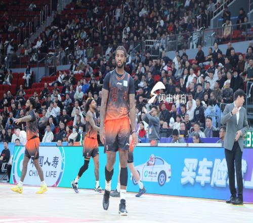 山东高速男篮开启“三连客”征程，首战同曦全力争胜