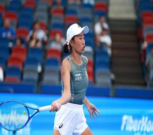 武网第2日综述：张帅2比1纳瓦罗晋级斯瓦泰克两盘横扫