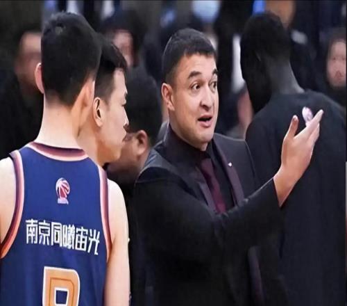 西热之后又卸磨杀驴！常规赛开始前3天换帅，这种球队豪言夺冠