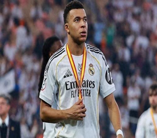 赛后拒绝向巴萨致敬，姆巴佩行为引发争议