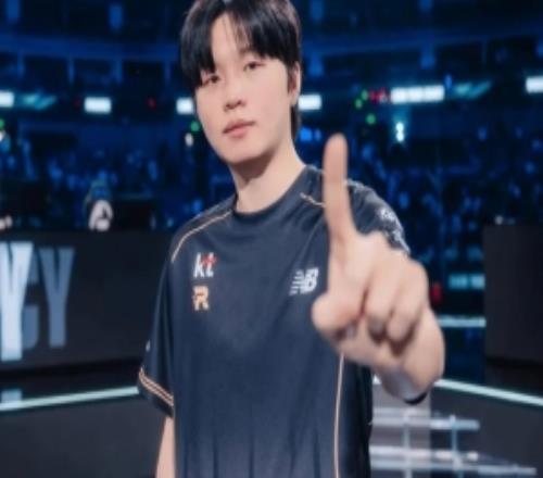 Bdd：感谢大家今年给予我那么多支持，明年我也会好好表现的