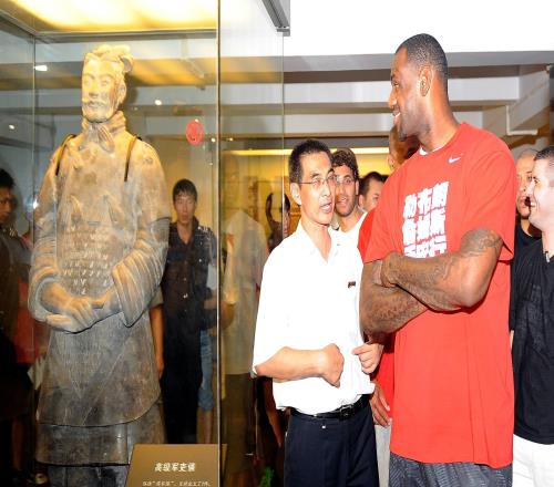 久违了！詹姆斯时隔六年再次造访中国上次是19年参加NBA中国赛