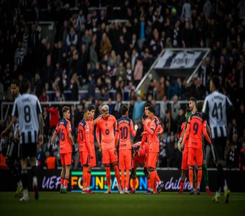 巴萨此前6次欧冠淘汰赛首回合客场11战平，其中5次晋级