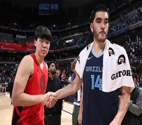 有收藏价值，杨瀚森NBA生涯首次首发的球衣拍卖以42356元成交