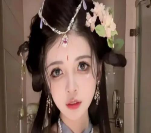 网红狗头萝莉自曝负债650万成老赖：年轻时不懂什么叫“独家直播”