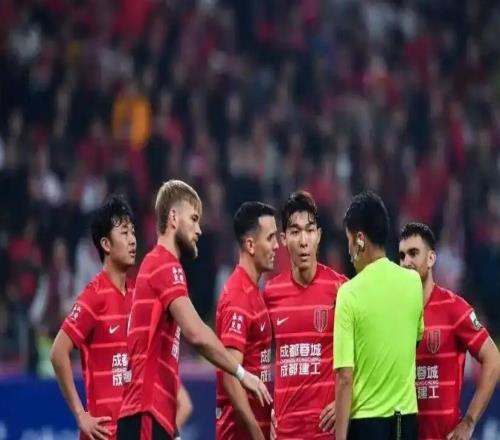 闹大了！中超误判风波蔓延，外媒声援成都蓉城，足协公信力遭质疑