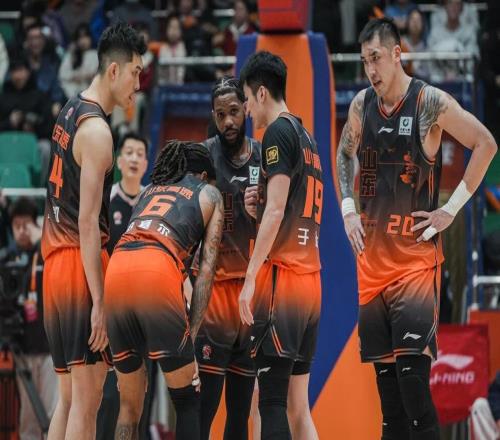 山东男篮险胜广州评分出炉：陶汉林全队最高，鲍威尔太离谱