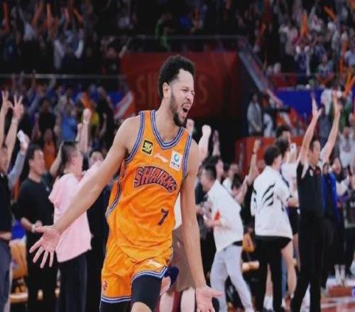 超级外援重返CBA多家俱乐部争抢，季后赛超远三分绝杀广东