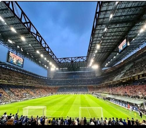 申花夺冠稳了，9：2大胜山东泰山，一周三赛导致泰山崩塌，谁之过