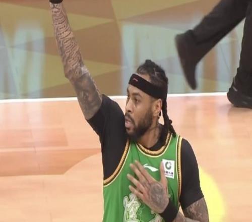 莫兰德：如果哪天不在辽篮我就不用微博了祝郭艾伦早日康复