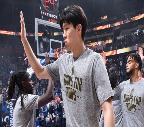 有球打了！曝杨瀚森预计12月初出战发展联盟比赛有望连打5个主场