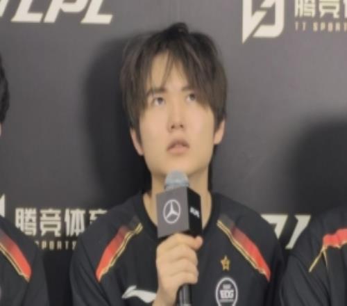 这个赛娜一言难尽！Ahn：Peyz是注重发育的选手我的发挥比较可惜