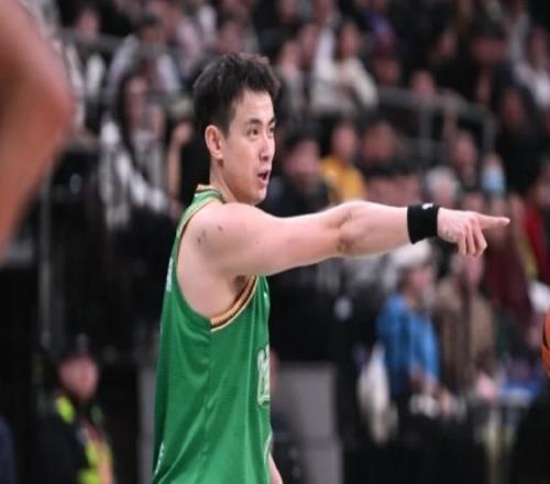 赵继伟：最后一攻乌戈战术很完美休赛期主要是恢复身体