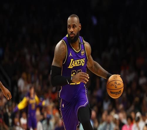 NBA高管称詹姆斯可能12月复出，再过四年，他就能领退休金了
