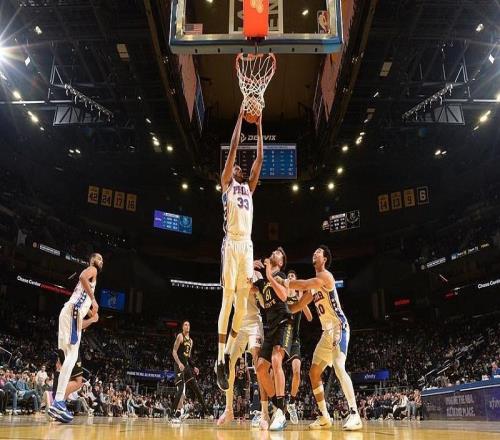 库里受伤缺阵勇士94113不敌费城76人