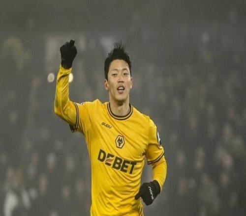 talkSPORT：狼队不愿放拉尔森&黄喜灿接近签赫罗纳中卫克雷吉奇
